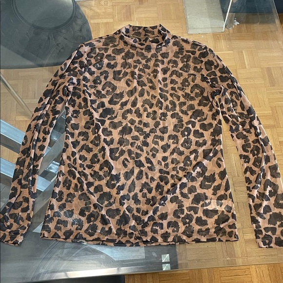 Leopard Print Long Sleeve Top - Picture 3 of 7